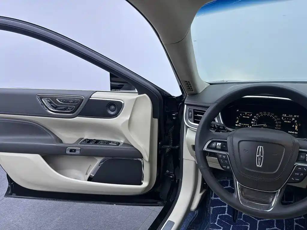 Lincoln Continental — миниатюра 18