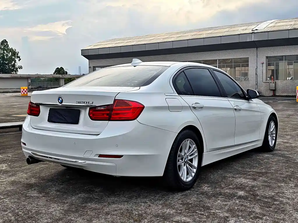 BMW 3 Series — миниатюра 12
