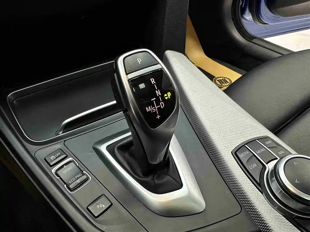 BMW 3 Series GT 320i M Sport Type, фото 15