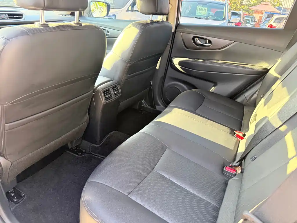 Nissan X-Trail — миниатюра 7