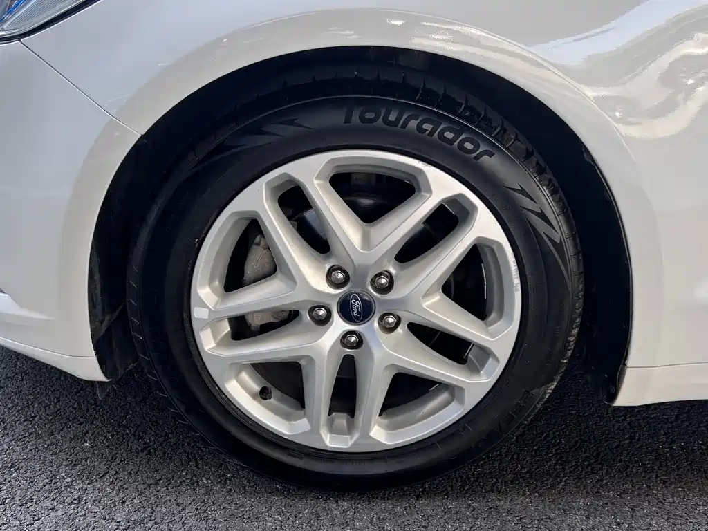 Ford Mondeo — миниатюра 5
