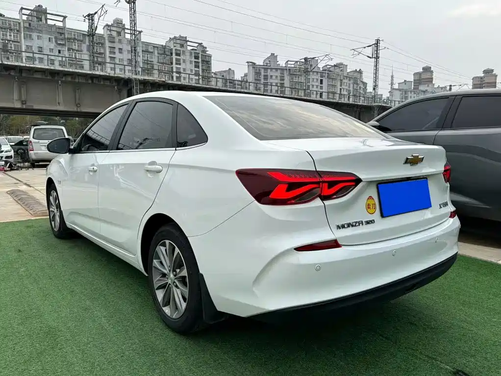 Chevrolet Monza — миниатюра 5
