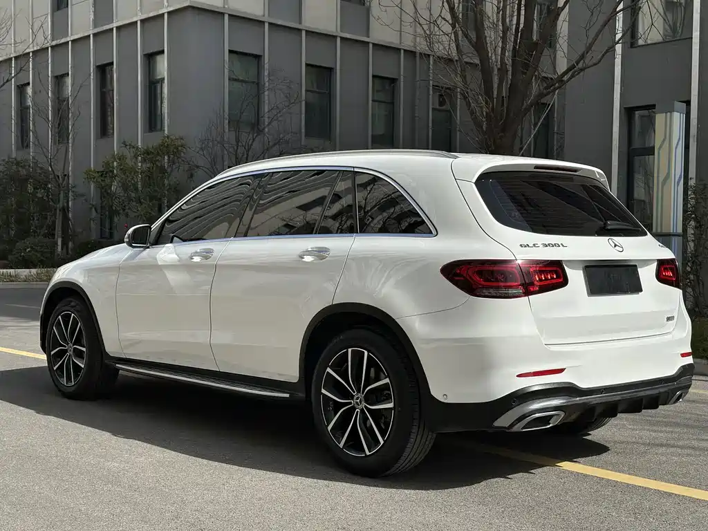 MERCEDES-BENZ GLC