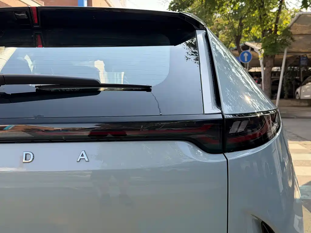 Mazda EZ-60 — миниатюра 13