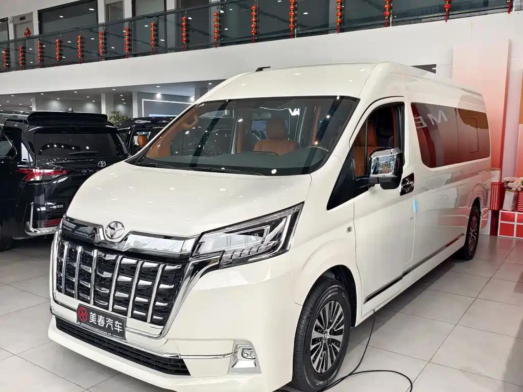 Toyota Hiace 2025