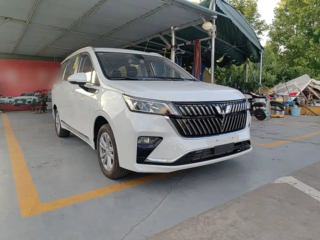 Wuling Jiachen — миниатюра 4