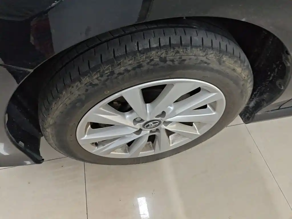 Toyota Camry — миниатюра 23