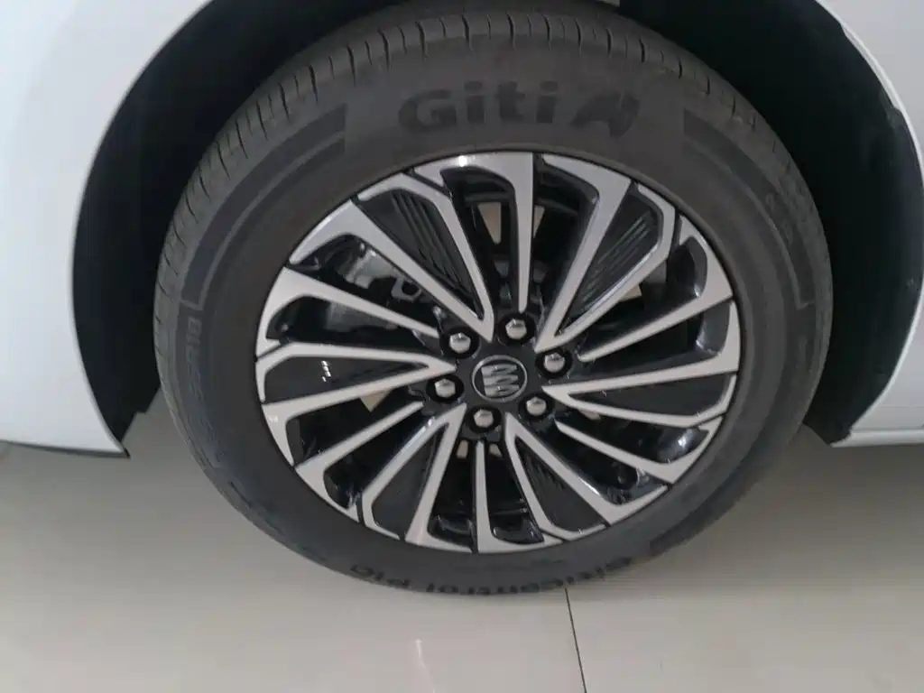 Buick GL8 Hybrid — миниатюра 23