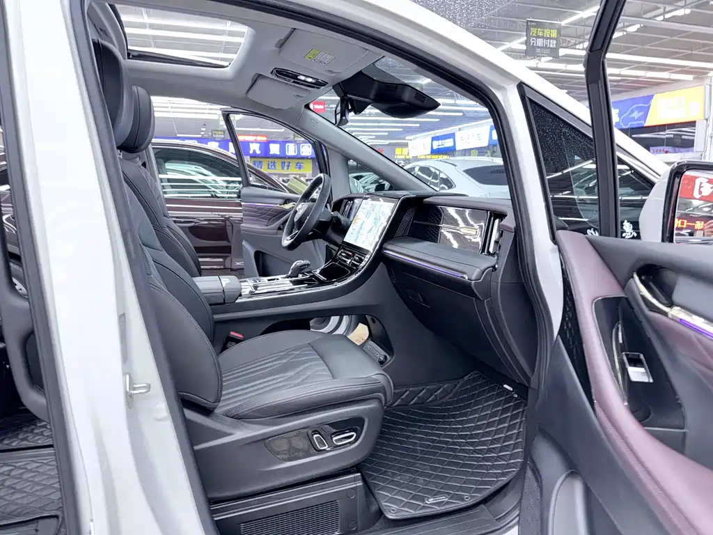 GAC Trumpchi M8 2024 — фото 15
