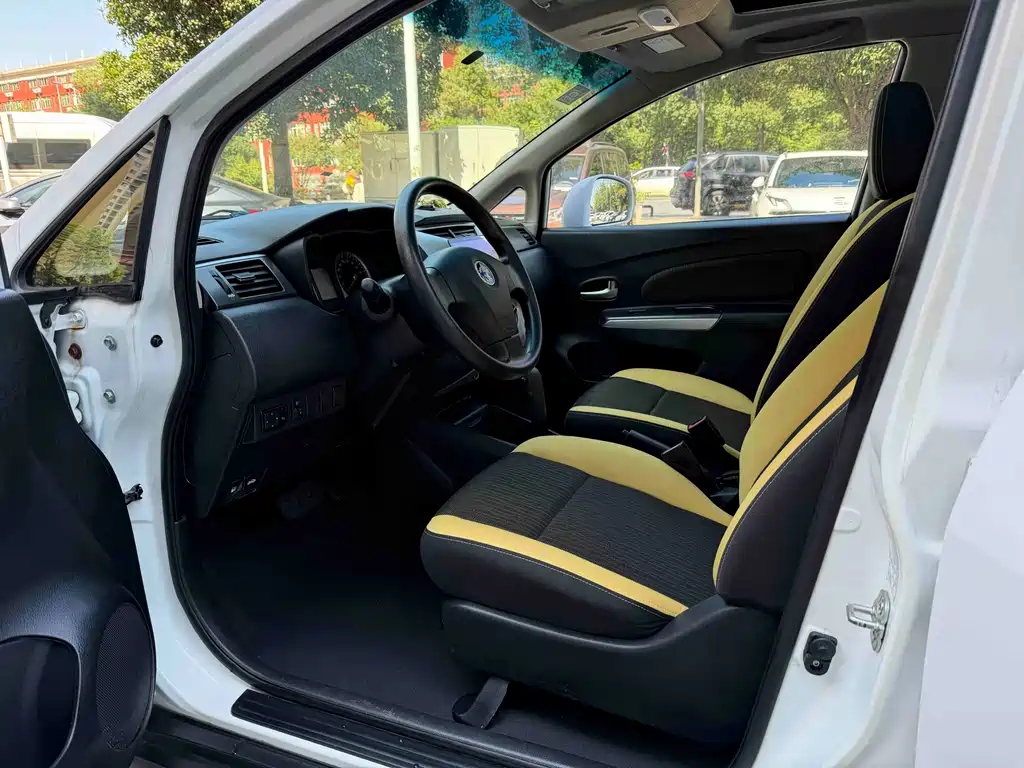 Venucia R50X — миниатюра 8