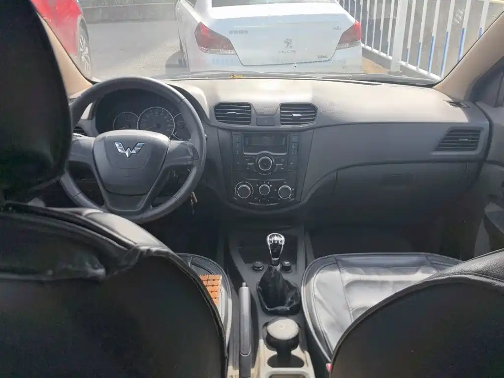 Wuling Hongguang — миниатюра 5