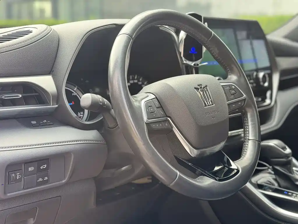 Toyota Crown Kluger — миниатюра 12