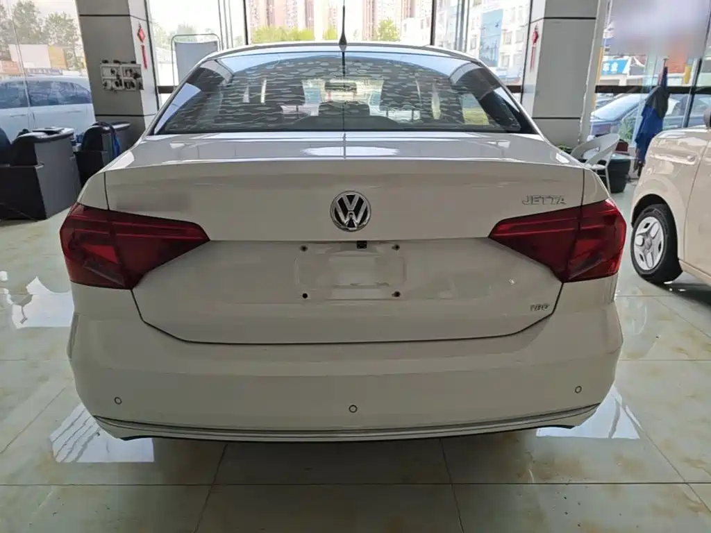 Volkswagen Jetta — миниатюра 6