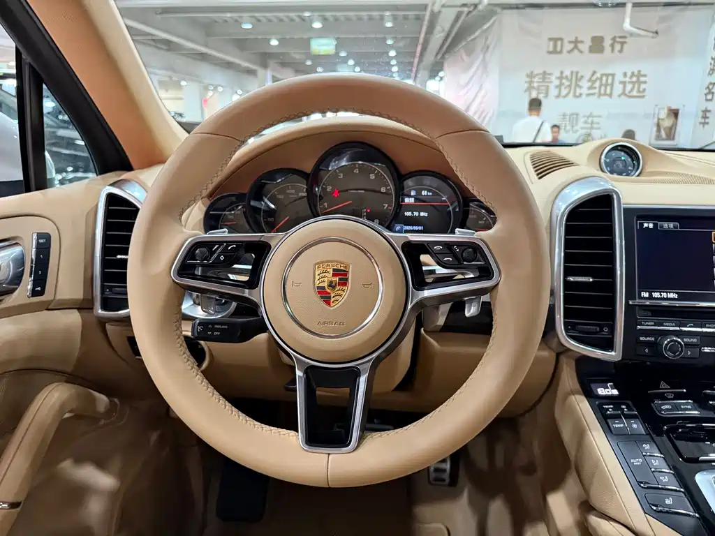 Porsche Cayenne — миниатюра 8