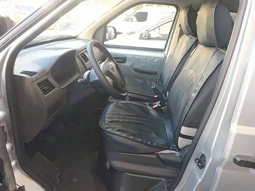 Wuling Rongguang S — миниатюра 15