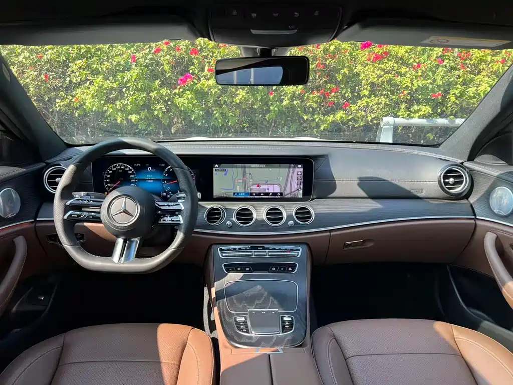 Mercedes-Benz E-Class — миниатюра 5