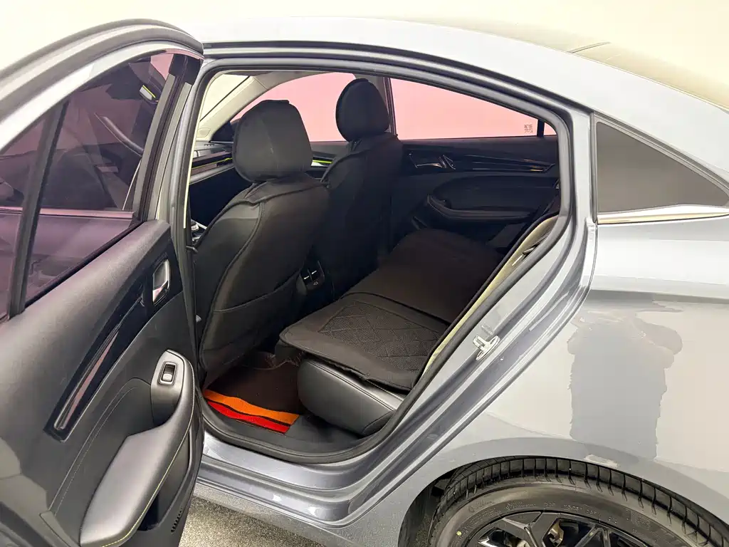 Roewe i5 — миниатюра 6