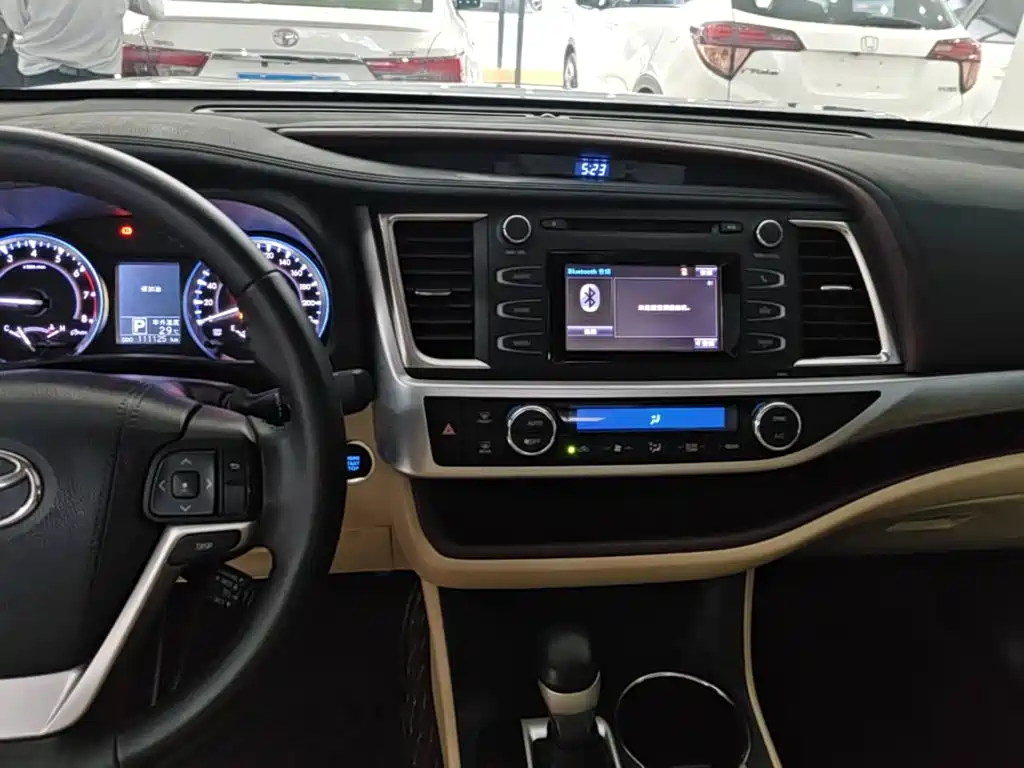 Toyota Highlander — миниатюра 13
