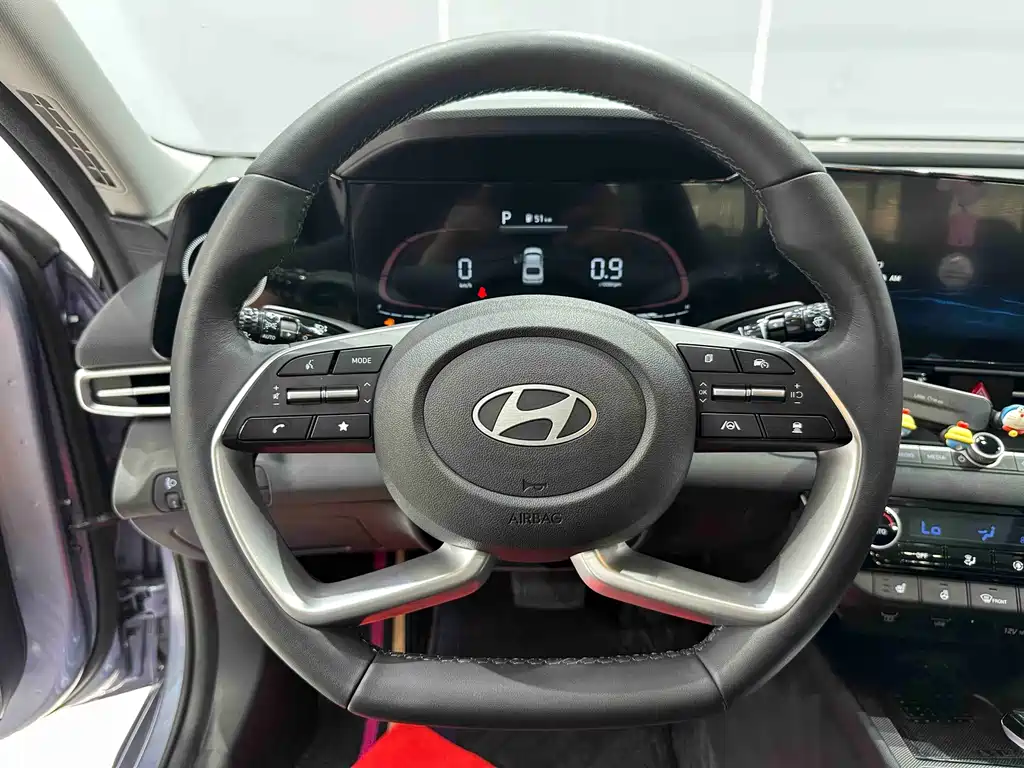 Hyundai Elantra — миниатюра 14