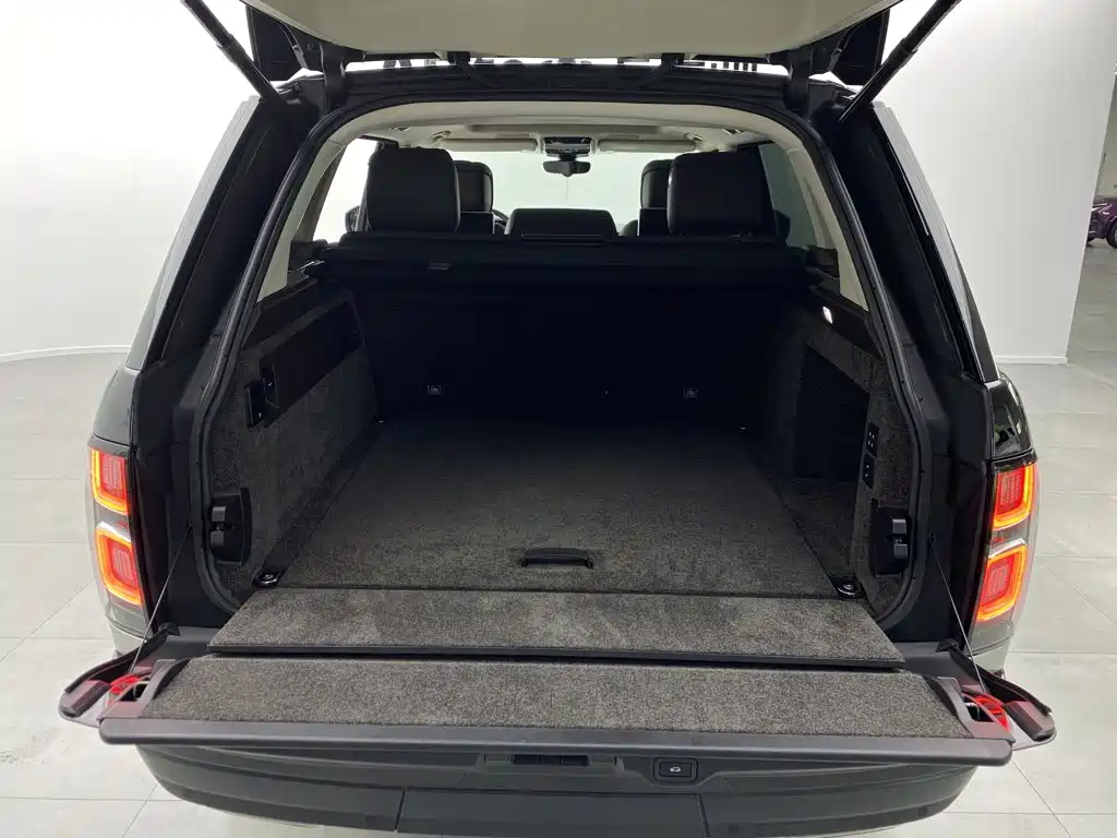 Land Rover Range Rover — миниатюра 3
