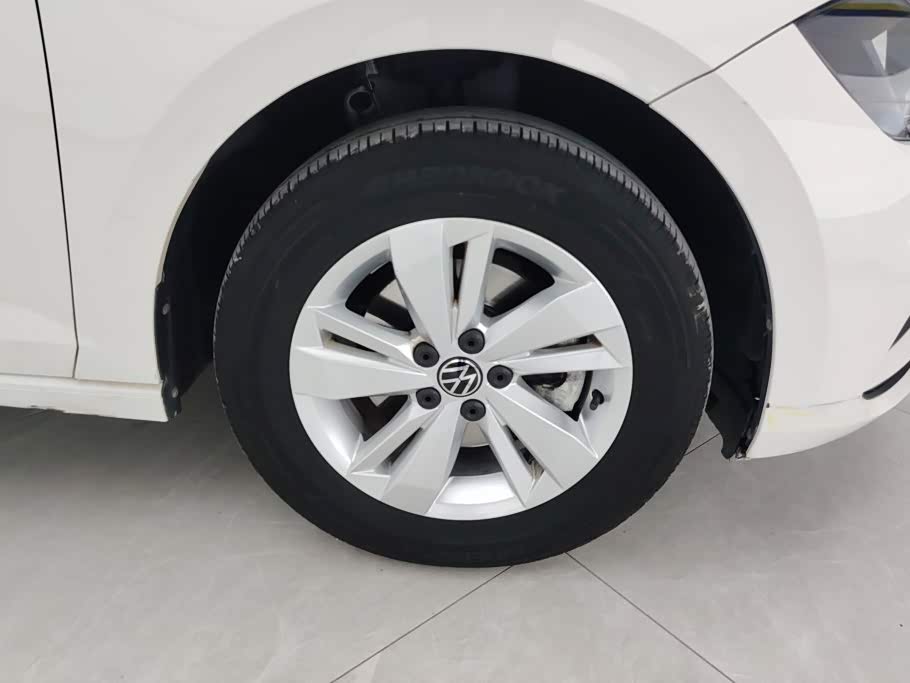 Volkswagen Polo 1.5 л 2023 г. Белый, пробег 30900 км