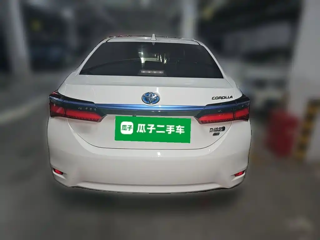 Toyota Corolla Hybrid — миниатюра 3