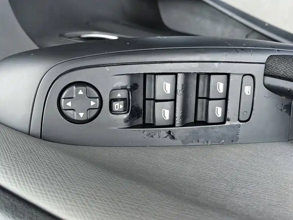 Citroen C4 Picasso — миниатюра 9