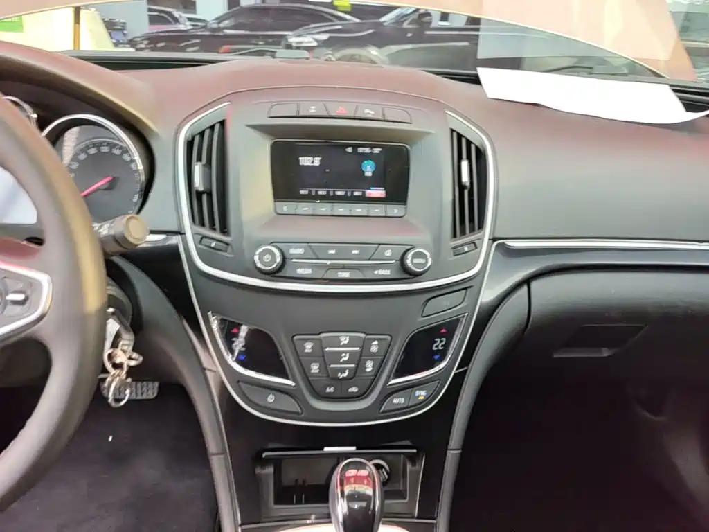 Buick Regal — миниатюра 13