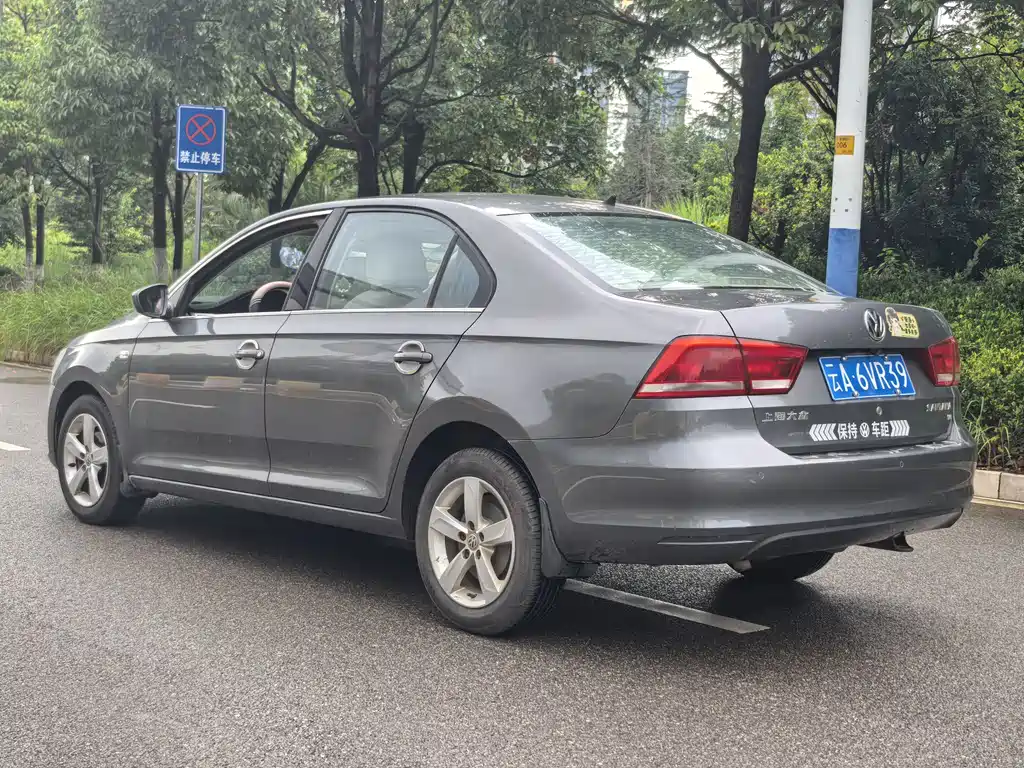 Volkswagen Santana — миниатюра 5