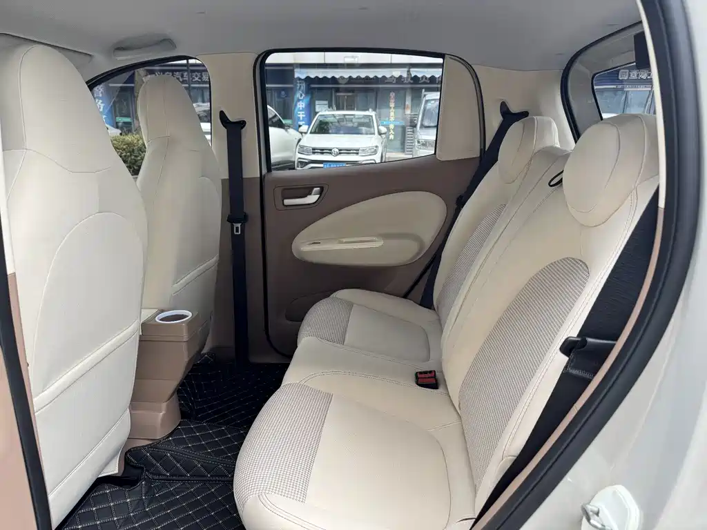 Wuling MINIEV — миниатюра 5