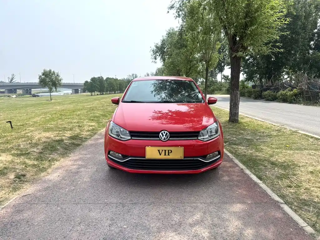 Volkswagen Polo 2014 1.4L AT Comfort