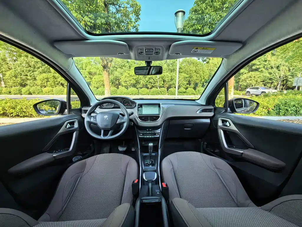 Peugeot 2008 — миниатюра 13