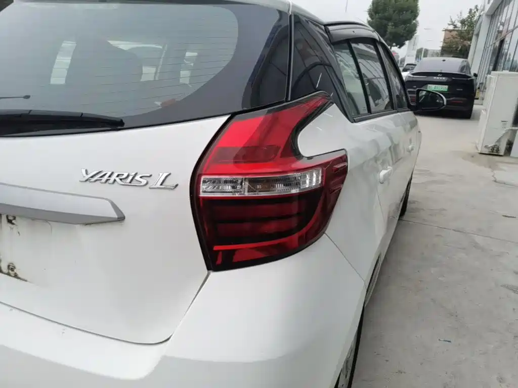 Toyota Yaris L — миниатюра 8