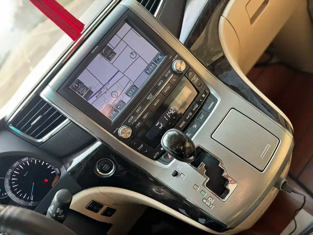 Toyota Alphard 2012 3.5L Luxury