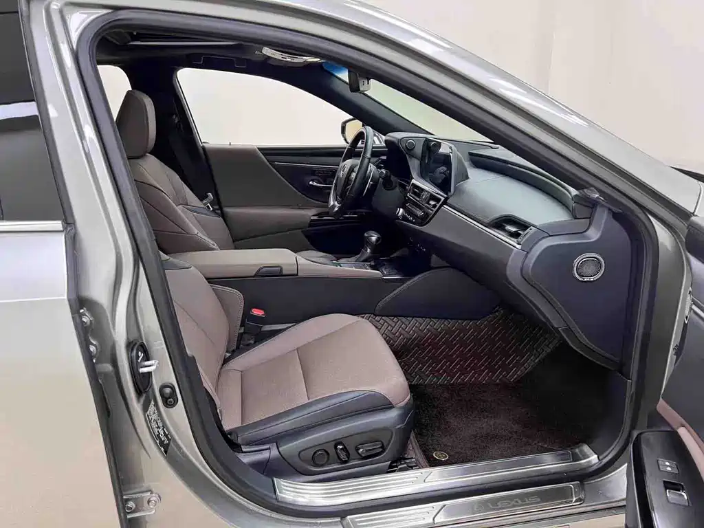 Lexus ES — миниатюра 26