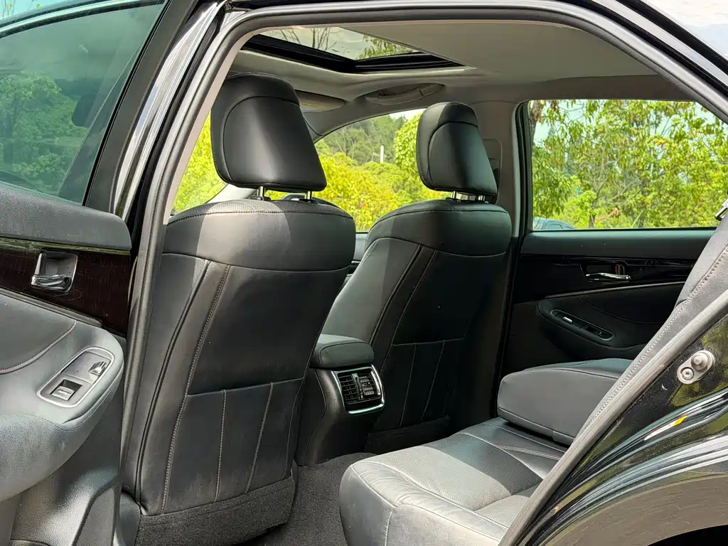 Toyota Crown 2015 2.0T Fashion