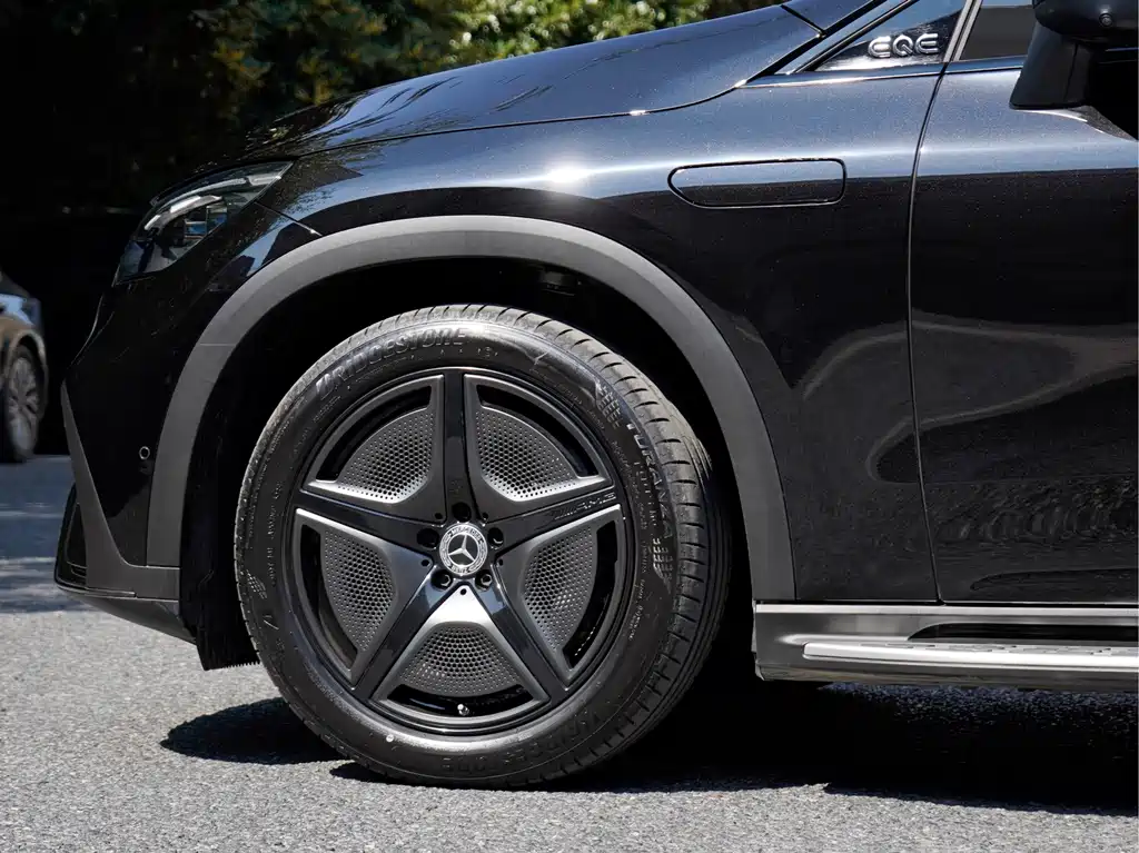 Mercedes-Benz EQE SUV — миниатюра 7