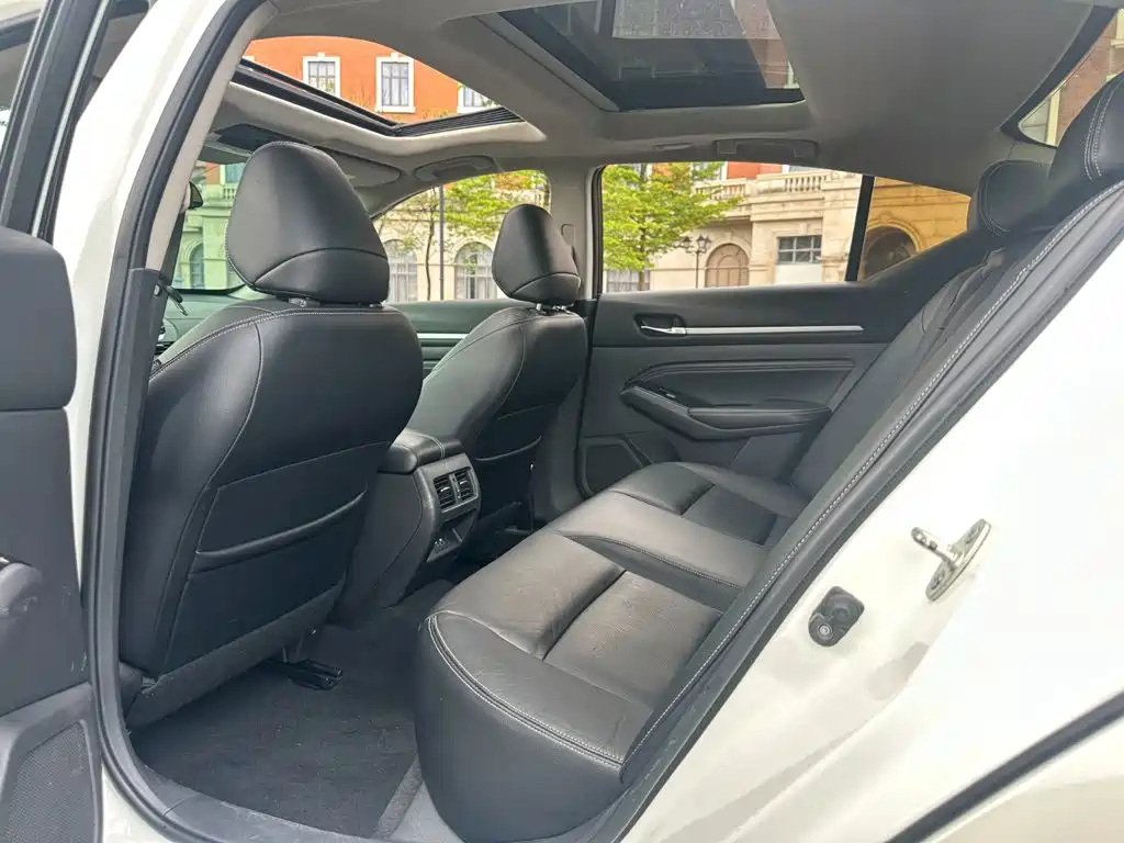 Nissan Teana — миниатюра 9