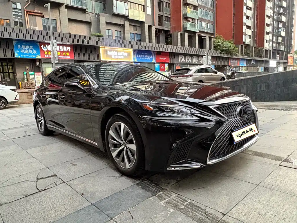 Lexus LS — миниатюра 3