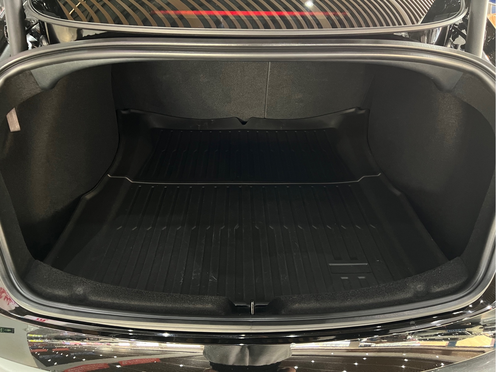 Tesla Model 3 — миниатюра 15