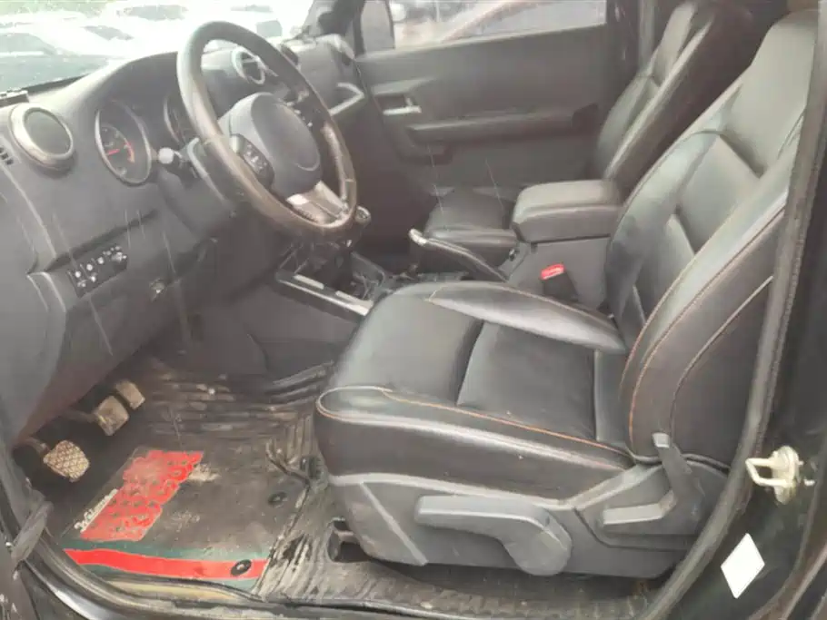 BAIC BJ40 2016 40L 2.0T MT Luxury