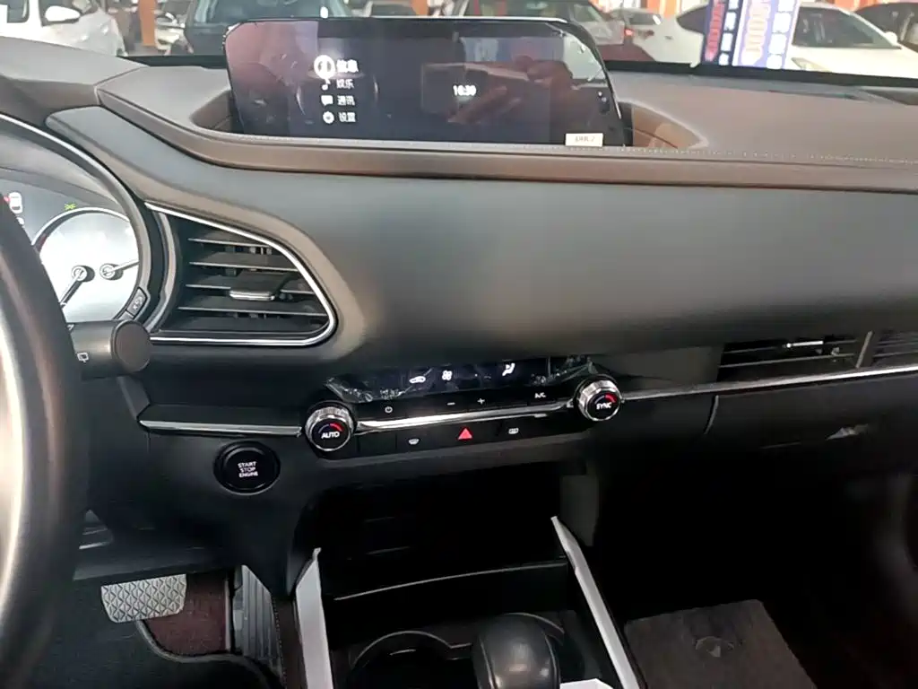 Mazda CX-30 — миниатюра 13