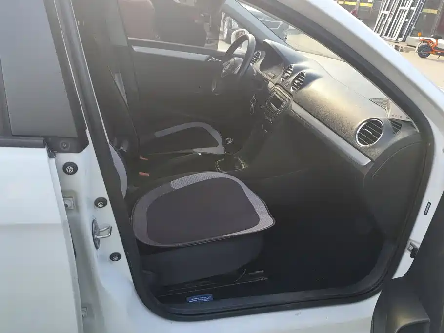 Volkswagen Jetta — миниатюра 8