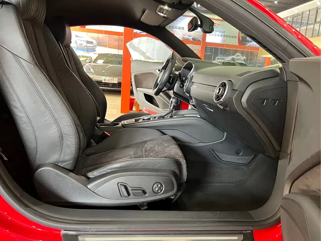 Audi TT — миниатюра 10