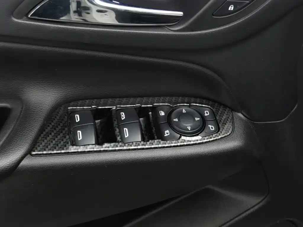 Chevrolet Equinox — миниатюра 9