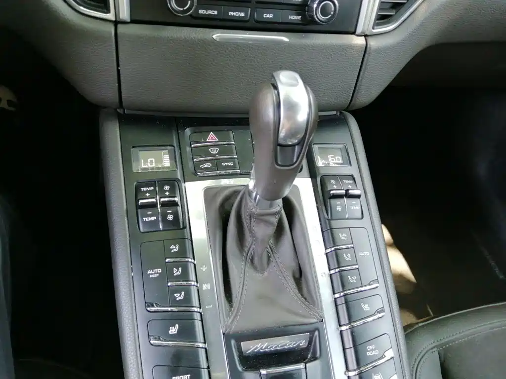 Porsche Macan — миниатюра 15