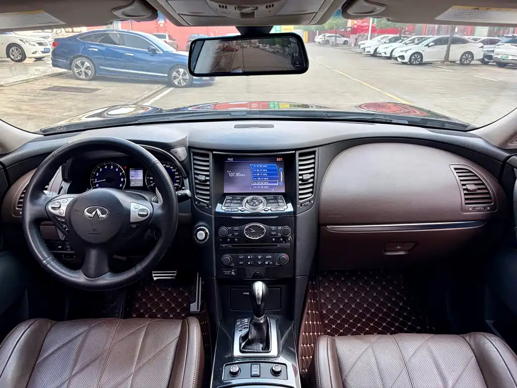 Infiniti QX70 — миниатюра 5