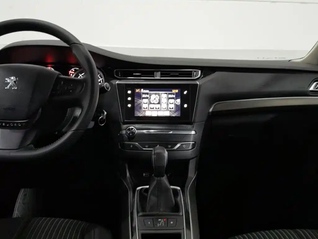 Peugeot 408 — миниатюра 12