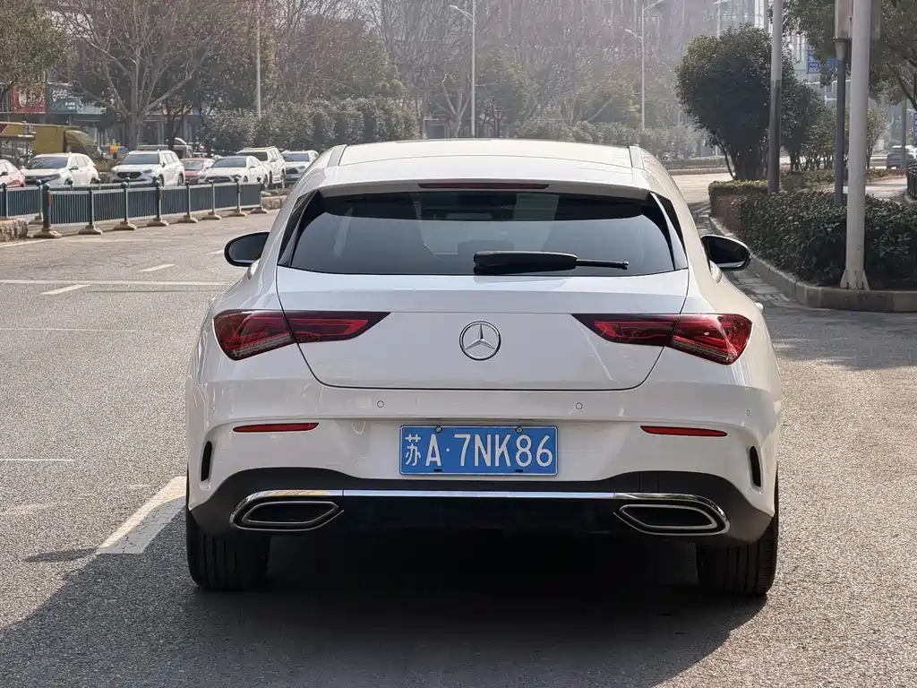 MERCEDES-BENZ CLA