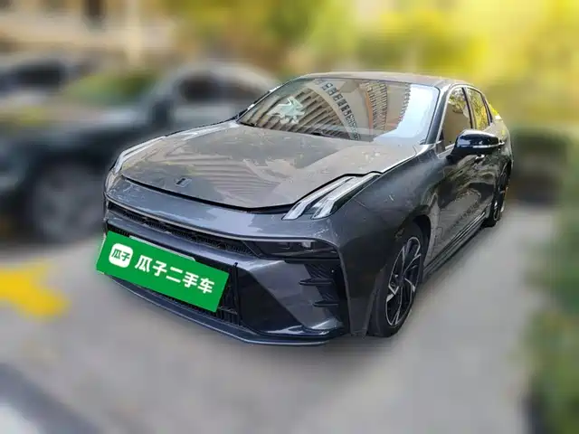 Lynk & Co 03